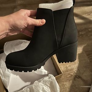 Womens black Chelsea boot